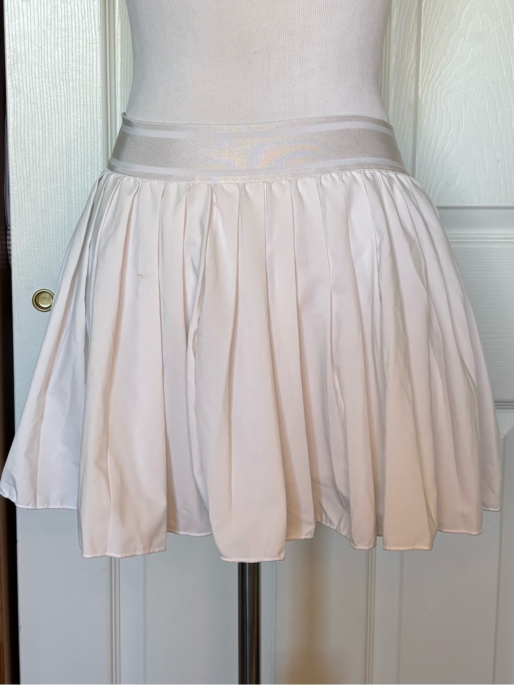 Women’s Pleated Mini Tennis Skirt in White